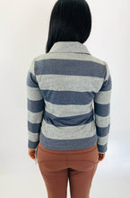 Load image into Gallery viewer, Back view of a size XL Splendid dark and light gray zip-up jacket styled open over a white tee and brown leggings on a size 12 model.