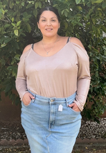 Load image into Gallery viewer, City Chic Cold Shoulder 18

