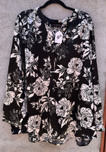 Load image into Gallery viewer, Lane Bryant Floral Top 28
