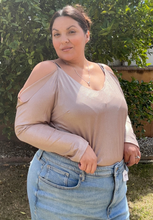 Load image into Gallery viewer, City Chic Cold Shoulder 18
