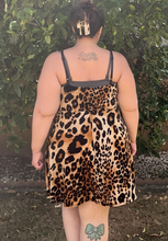 Load image into Gallery viewer, Forever 21 Cheetah Dress 2X
