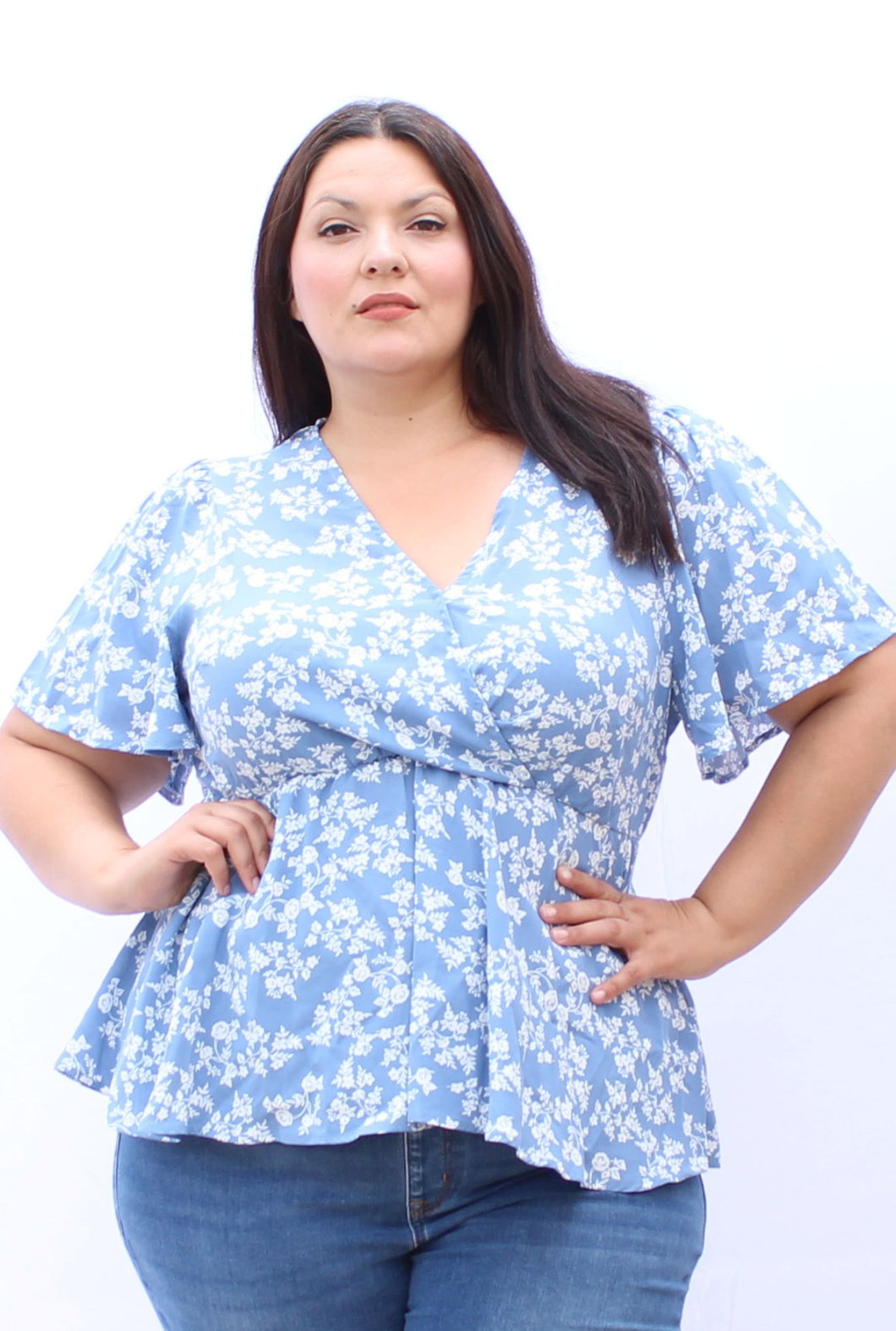 Bloomchic Surplice Blue Floral Blouse. Sizes 14, 16