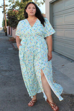 Load image into Gallery viewer, Bloomchic Flutter Sleeve Floral Pocket Split Maxi Dress, Size 14, 16, 18
