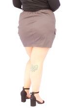 Load image into Gallery viewer, Fashion Nova Gray Ruched Drawstring Cargo Mini Skirt, Size 2X
