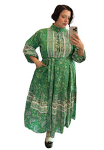 Load image into Gallery viewer, Sue Sartor Green Paisley Kaftan Dress, Size XL
