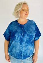 Load image into Gallery viewer, Raquel Allegra Dark and Light Blue Tie-Dye Blouse with Buttons, Size 3
