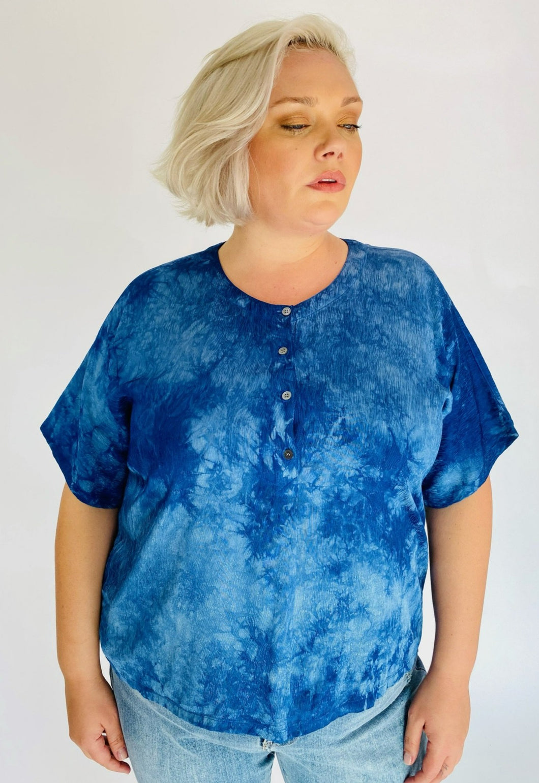 Raquel Allegra Dark and Light Blue Tie-Dye Blouse with Buttons, Size 3