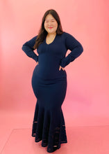 Load image into Gallery viewer, Zac Posen Long Sleeve Navy Maxi Gown With Mermaid Tail, Size XL
