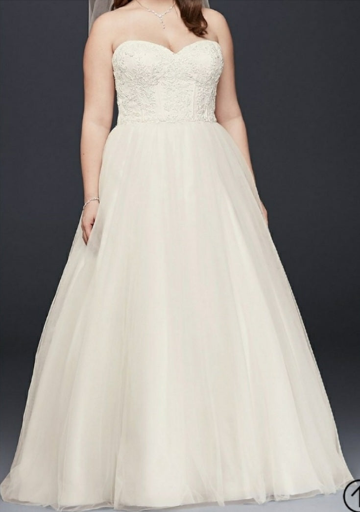 David's Bridal Corseted Wedding Dress, Size 16/18